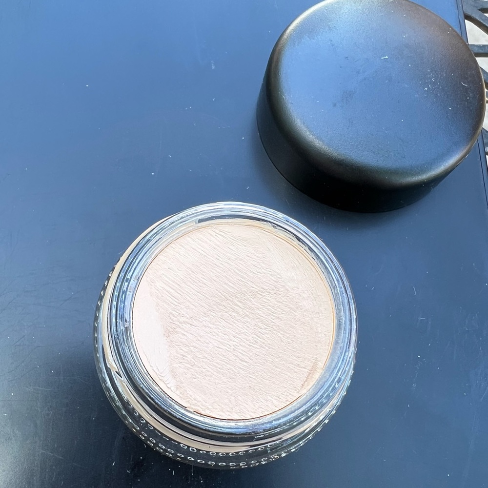 MAC soft ochre paint pot